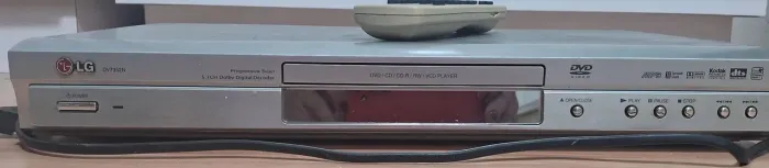 DVD Player Aparelho com controle remoto funcionando perfeitamente