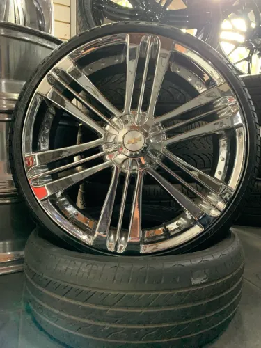 Rodas Luina aro 22 5x105 Cromada C/Pneus