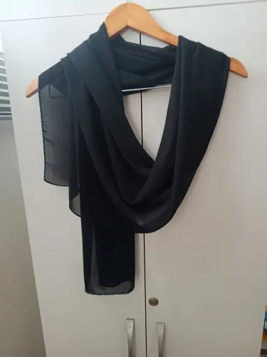 Lenço Chiffon Preto Elegante