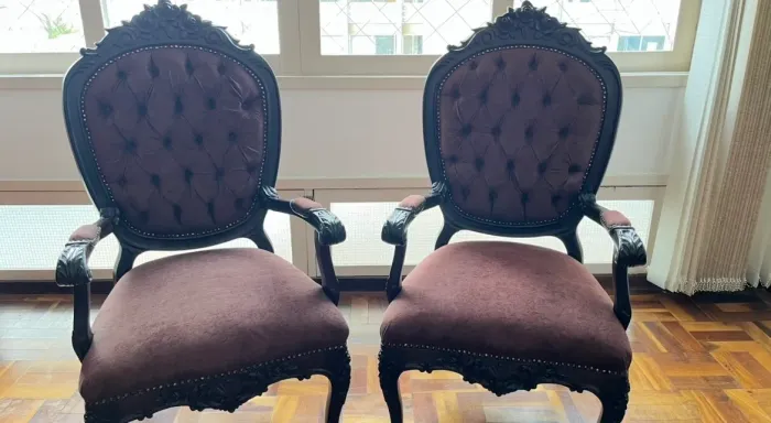 Poltrona Clássica Estilo Luís XV