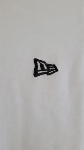 Camiseta New Era Icon