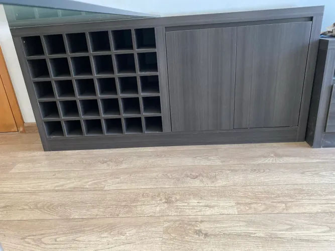 Adega para 30 Garradas com Aparador acoplado de 02 Portas em MDF