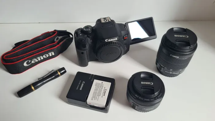 Kit Completo Câmera Canon t5i + Lente 18-55mm + 50mm + bateria, carregador e acessórios
