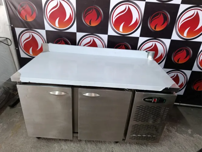 Balcão refrigerado macom 