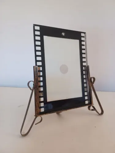 PORTA RETRATO RETRO FILME VIDRO E METAL POR 20 REAIS DESAPEGO.