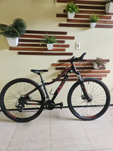 Vendo Oggi 29 Float 15.5, freios e passadores Shimano, com Nota.