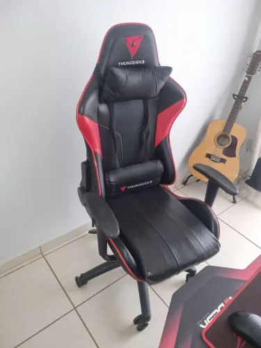 Cadeira gamer ThunderX3, EC3 vermelha e preto