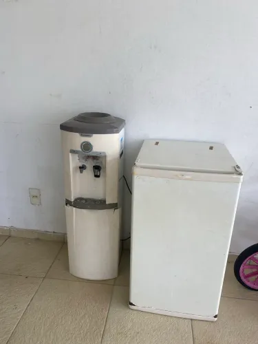 Vende-se Frigobar e bebedouro 