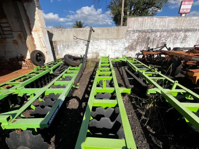 NIVELADORA FLUTUANTE PICCIN GANFPR 60 X 22 COM PNEU NOVA