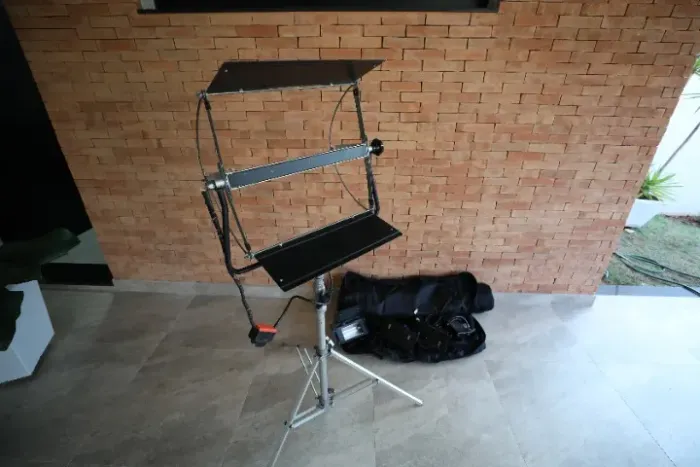 KIT com 4 Spots e 1 Softbox - Spots 2x650W / 2x1000W + Soft de 2 lampadas (SEM TECIDO)