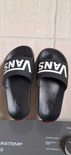 Chinelo Vans Original, Preto e Branco.