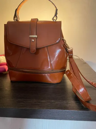 Mochila feminina caramelo