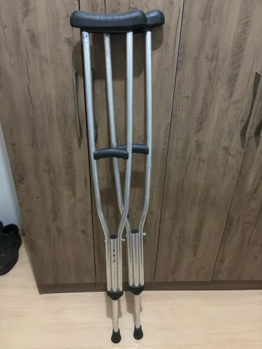 Par de Muletas Axilares com Regulagem