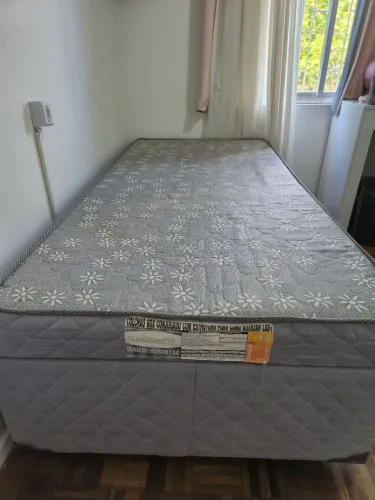 Cama box com baú + cama auxiliar