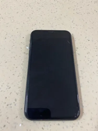 iPhone 11 64 G preto