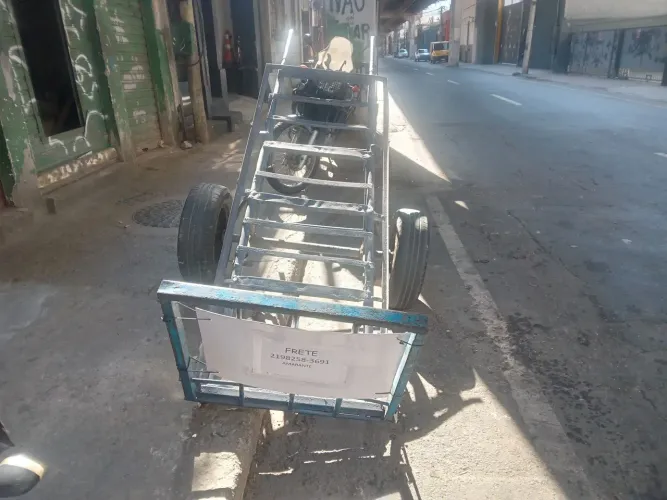 Vendo uma burrinha pra fazer fretes. 