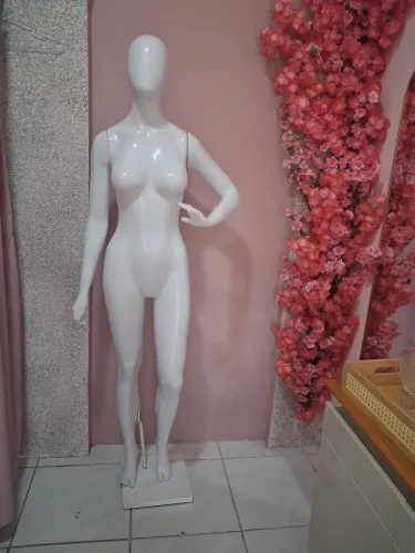 Manequim feminino