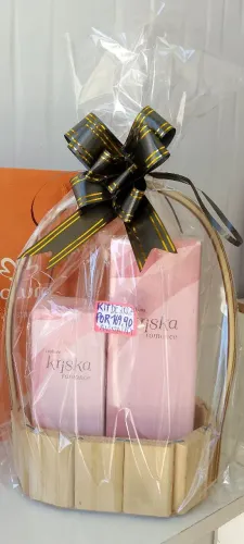 Kit Kriska Romance perfume + hidratante + embalagem