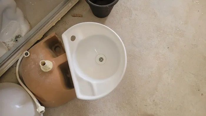 Pia para banheiro Louça. 