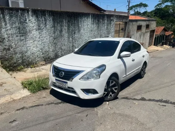 Nissan Versa Unique 1.6 16V Flex 4P Mec. 2016