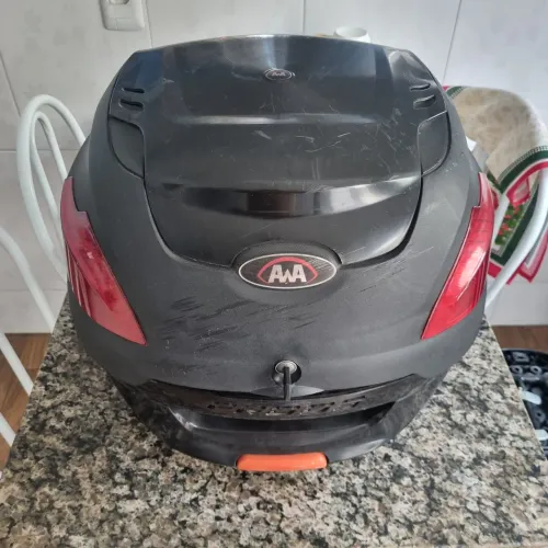 BAÚ COM SUPORTE COMPLETO!