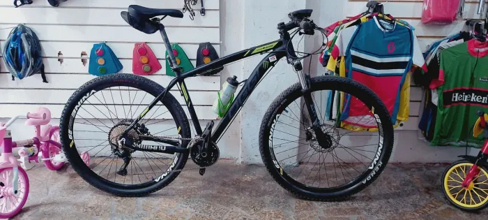 Bicicleta oggi hacker HDs toda Shimano seminova