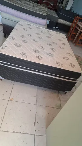 Cama Box molas bonnell ( usada)