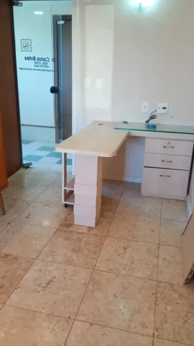 Sala comercial ,Avenida Garibaldi Reformada ,01 Garagem