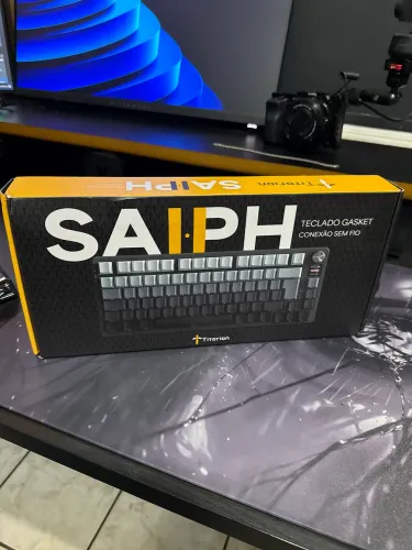 Teclado Gamer Mecânico Titorion Saiph Gasket Sem Fio Tri-Mode Bluetooth 75% ABNT2