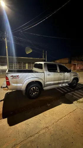 Toyota Hilux CD SRV D4-d 4X4 3.0 TDI Diesel AUT 2014