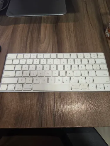 Teclado Apple recarregável