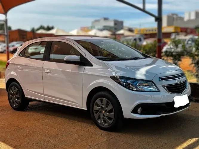 Chevrolet Onix Hatch LT 1.4 8V Flex Power Mec. 4P 2015
