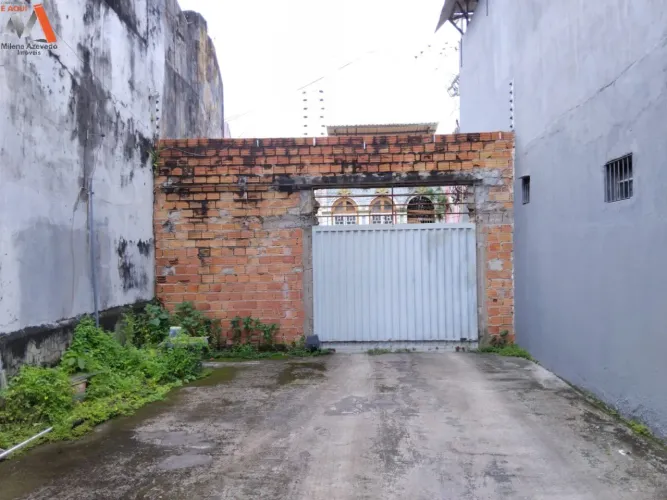TERRENO SEM EDIFICAÇÃO NO BAIRRO DA CAMPINA! ÁREA TOTAL DE 177M². NASCENTE.
