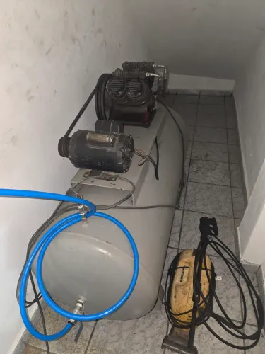 Compressor 10 pés reservatorio 300L
