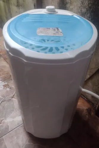 Vende-se centrífuga Britânia 220volts