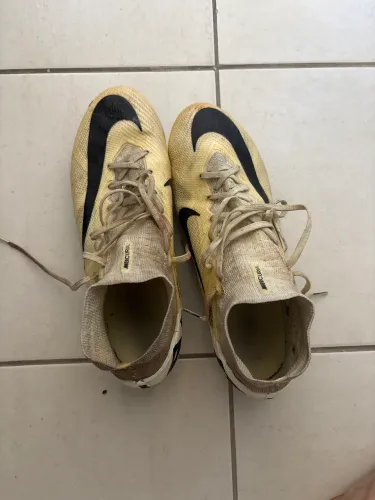Chuteira nike trava mista