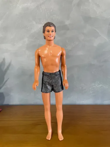 Boneco Ken Sparkle Beach