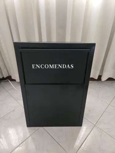 Caixa de Encomendas Tamanho M
