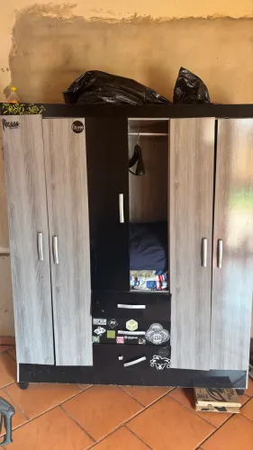 Guarda roupa doação