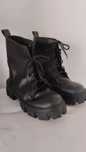 Coturno feminino
