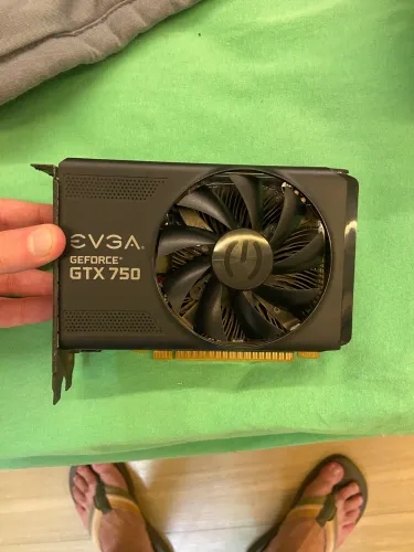 Placa de vídeo EVGA GTX 750 1GB