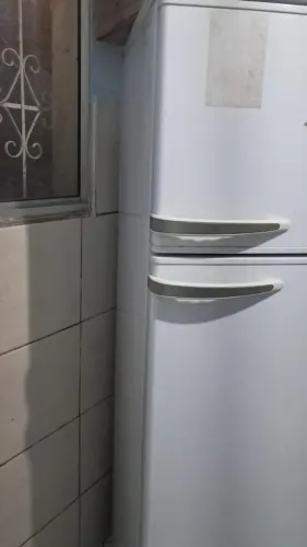 Vendo geladeira conservado