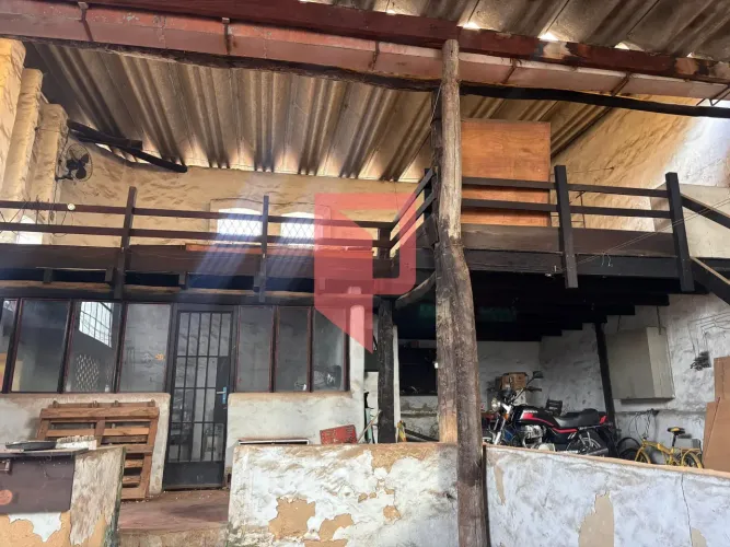 Galpão Estratégico com Mezanino, Excelente Estrutura para Locação no Bairro Carlos Prates,