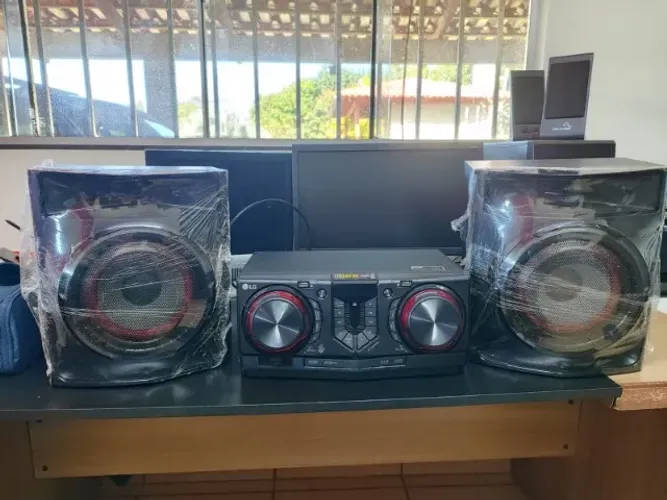 LG XBOOM HI-FI System - Potência de saída 440 W RMS