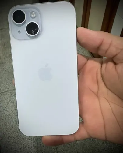 iPhone 15 256G com 5 meses de uso.