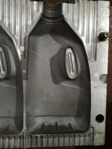Molde para sopro dupla cavidade de 2 litros com alça / Molde de 2 litros