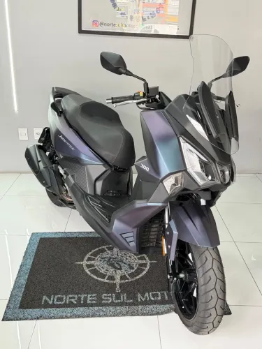 DAFRA JOYRIDE 300 apenas 7.384 Km