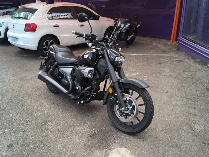 Titanum 2025/2026 250cc 3000Km rodados impecável.