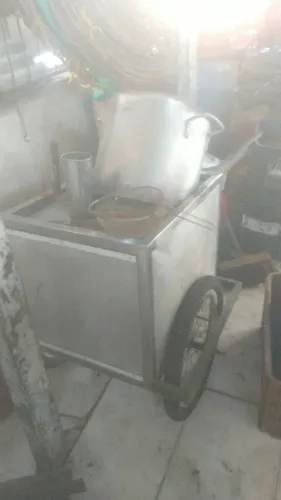 Carro de milho com panela completo