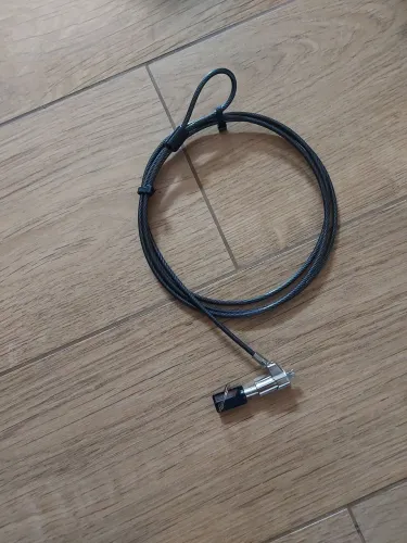 Trava Para Notebook Cadeado Com Chave Preto 1.5m Cabo de Aço Preto